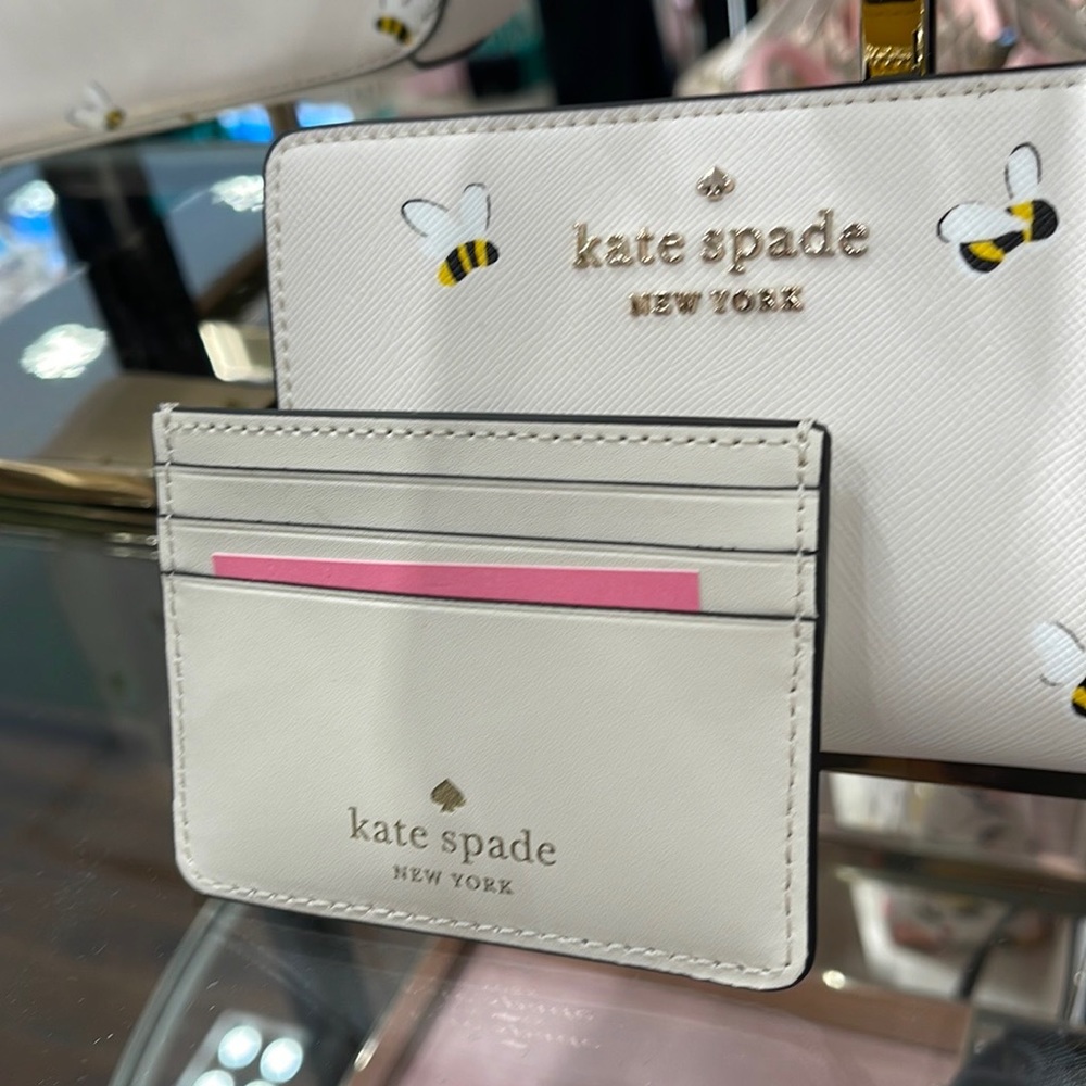 Kate Spade honey bee small slim card holder
PARCHMENT MULTI - Picture 14 of 16